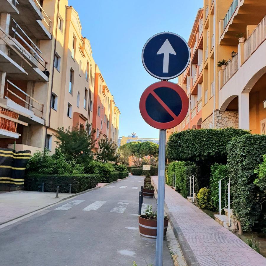 אמפוריבראבה Leroy Apartment מראה חיצוני תמונה